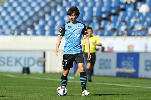 英联杯-B费卡塞米罗梅开二度 曼联5-2莱斯特城